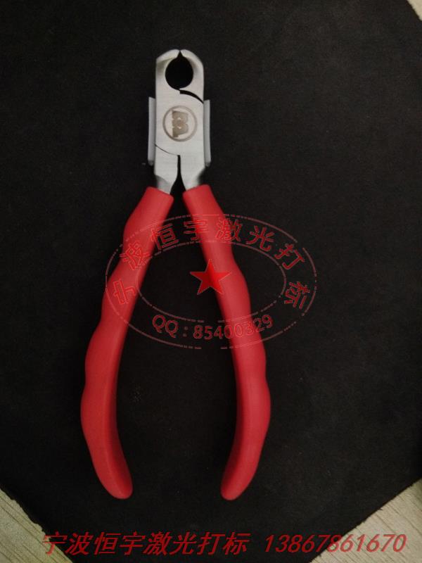 五金產品激光打標