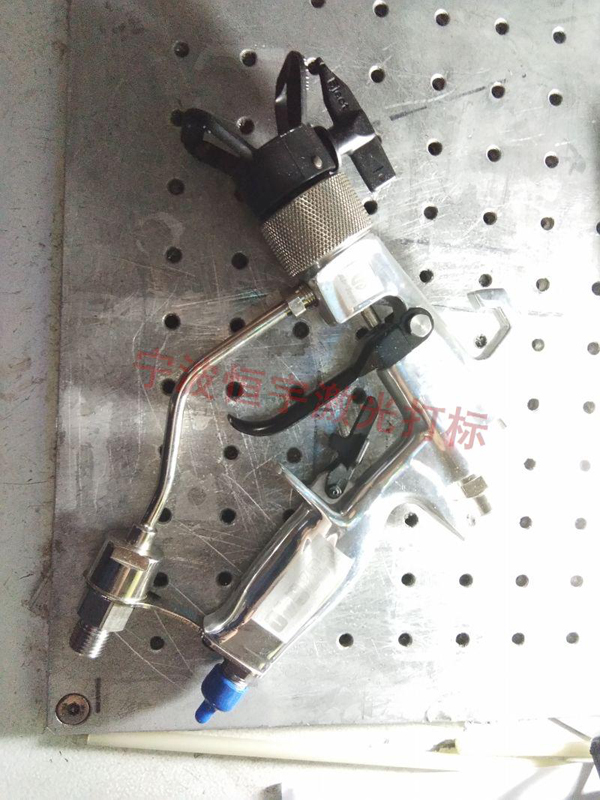 五金產品激光打標